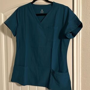 NWOT COZYFit Caribbean Blue 3 Pocket Scrub Top